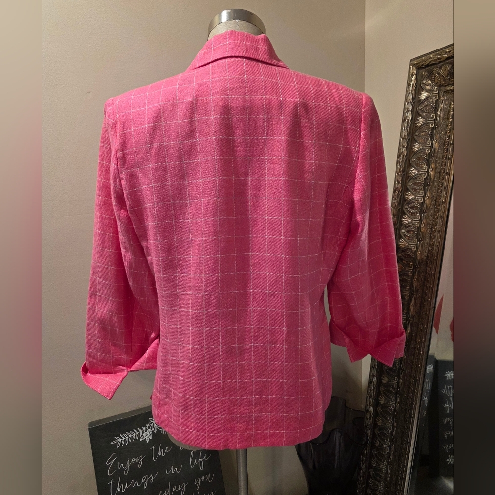 *Vintage* Jones New York Signature Blazer. 100% Linen. 'Tulip Pink'. Size 4. - Picture 4 of 7